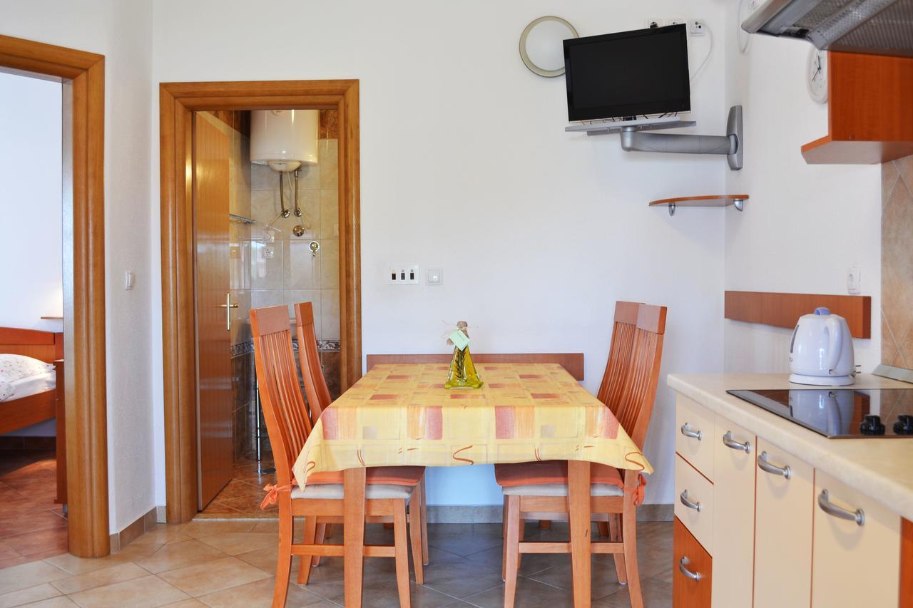 Apartments Milka Водице Екстериор снимка